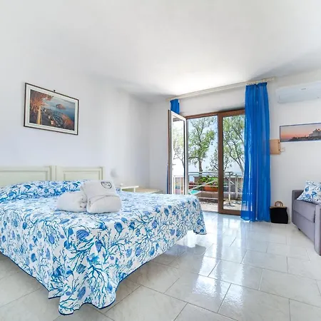 Hotel Punta Chiarito