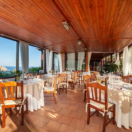 Hotel Punta Chiarito