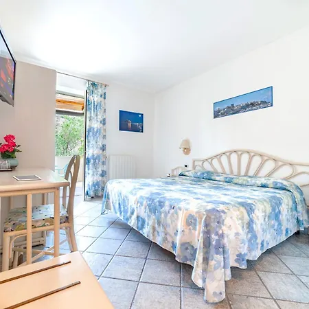 Hotel Punta Chiarito