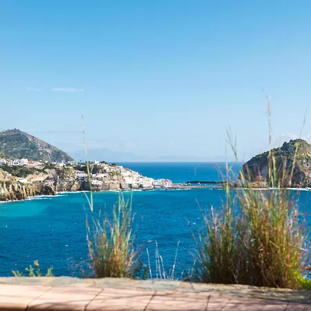 Punta Chiarito 4*