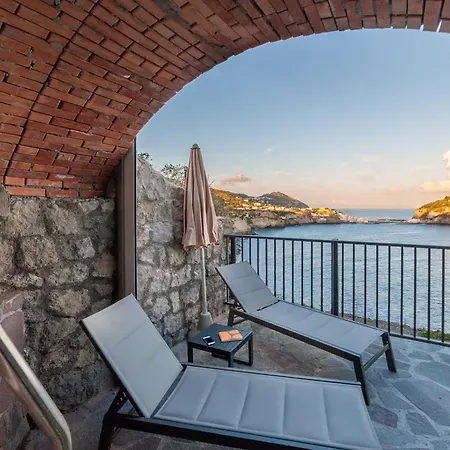 Punta Chiarito Forio (Isola d'Ischia)