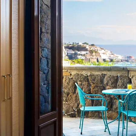 Punta Chiarito Szálloda 4*