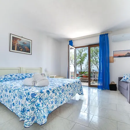 Hotel Punta Chiarito