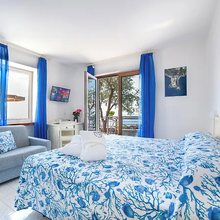فندق Punta Chiarito 4*