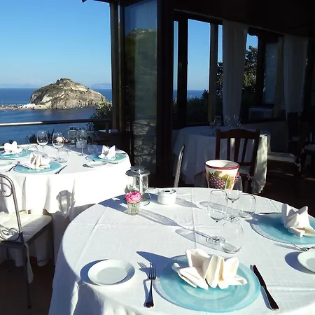 Ξενοδοχείο Punta Chiarito 4*