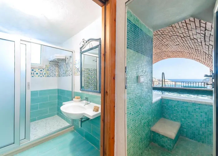 Punta Chiarito 4* Форио