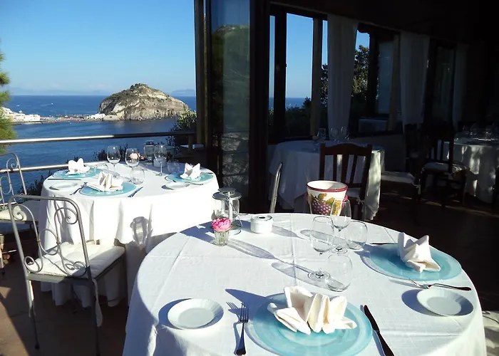 ホテル Punta Chiarito 4*