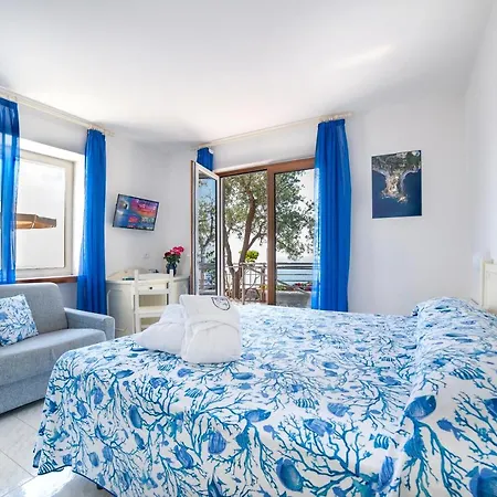 Hotel Punta Chiarito 4*