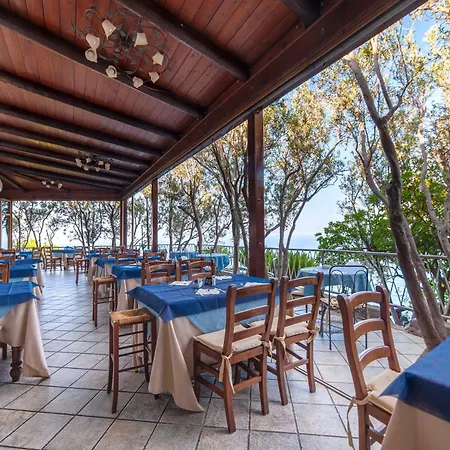 Punta Chiarito 4*